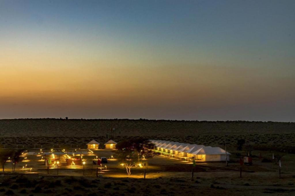 Golden Sandstone Hotel Desert Safari Camp Jaisalmer Εξωτερικό φωτογραφία