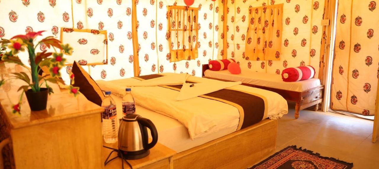 Golden Sandstone Hotel Desert Safari Camp Jaisalmer Εξωτερικό φωτογραφία