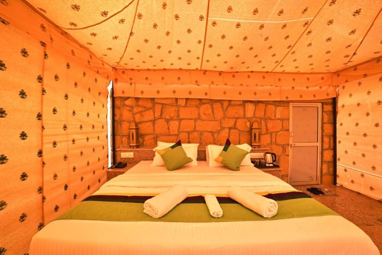Golden Sandstone Hotel Desert Safari Camp Jaisalmer Εξωτερικό φωτογραφία